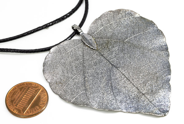 CeropegiaWoodiiLeaf Pendant